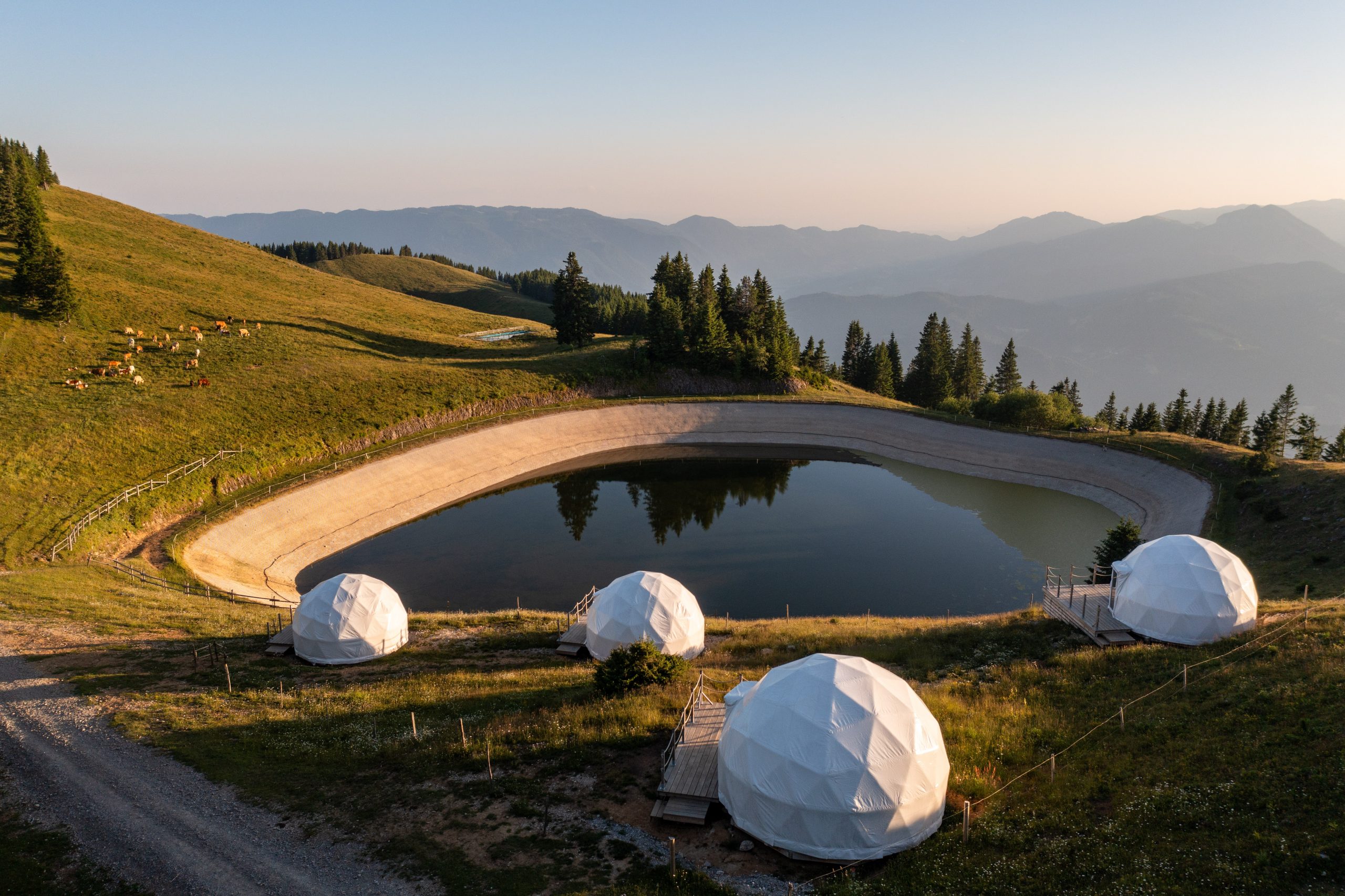 GLAMPING DOMES AT GOLTE